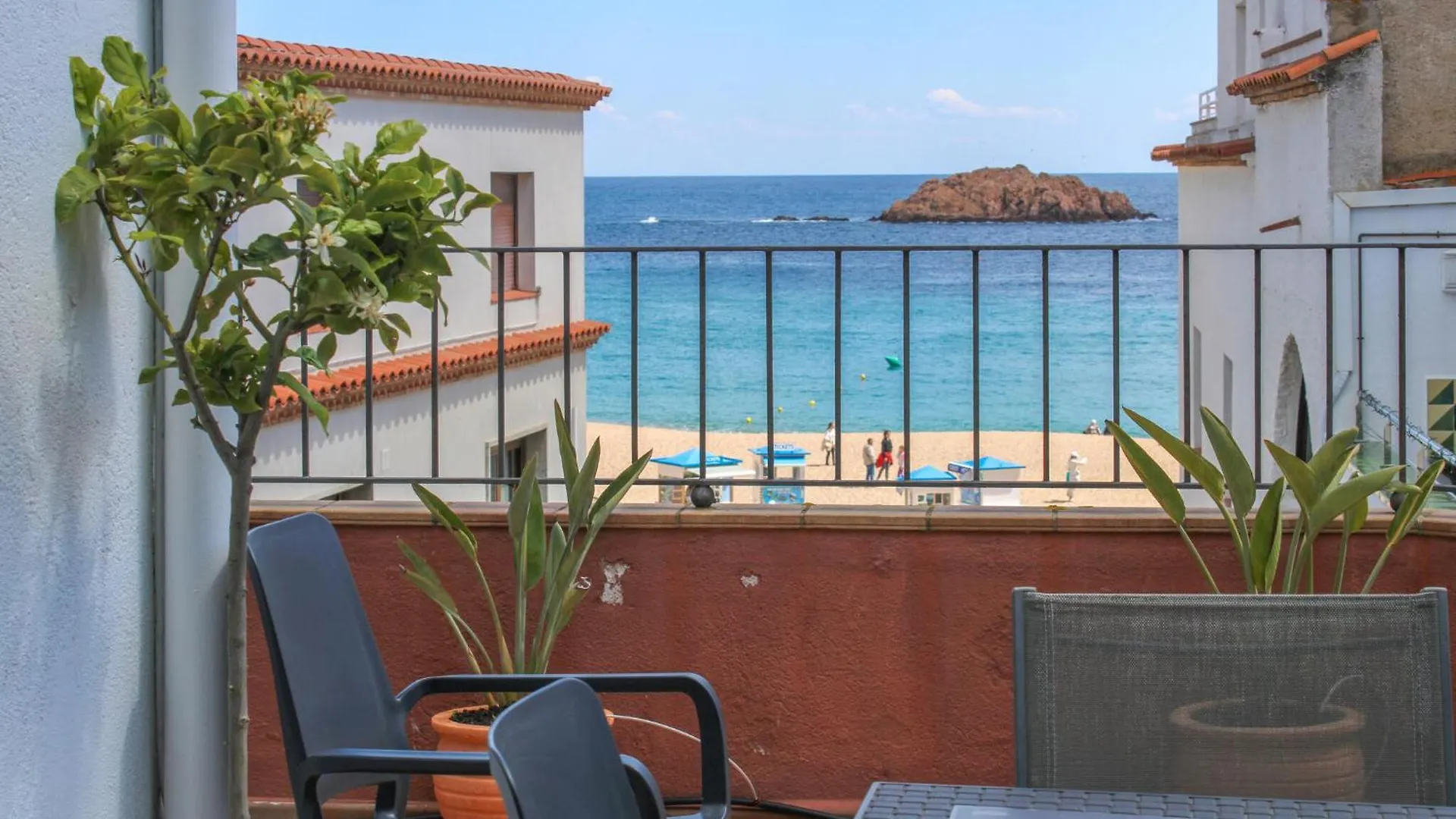Awesome Apartment In Gerona With House Sea View Tossa de Mar
