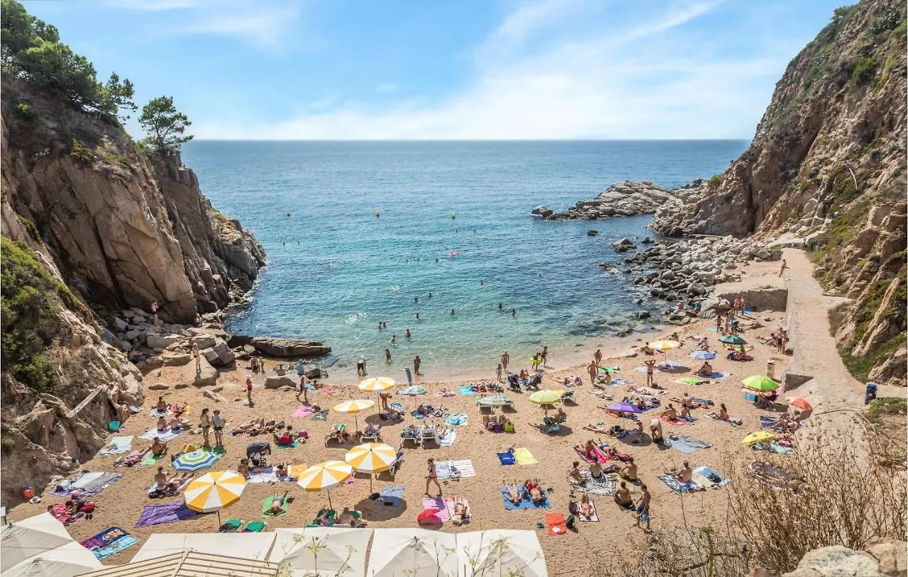 Awesome Apartment In Gerona With House Sea View Τόσα ντε Μαρ